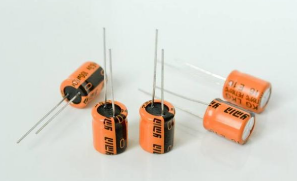 「NIPPON CHEMI-CON」電解電容極性接錯(cuò)會爆炸，如何避免？